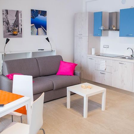 Loreto - Colorful Studio Apartment Milan Bagian luar foto