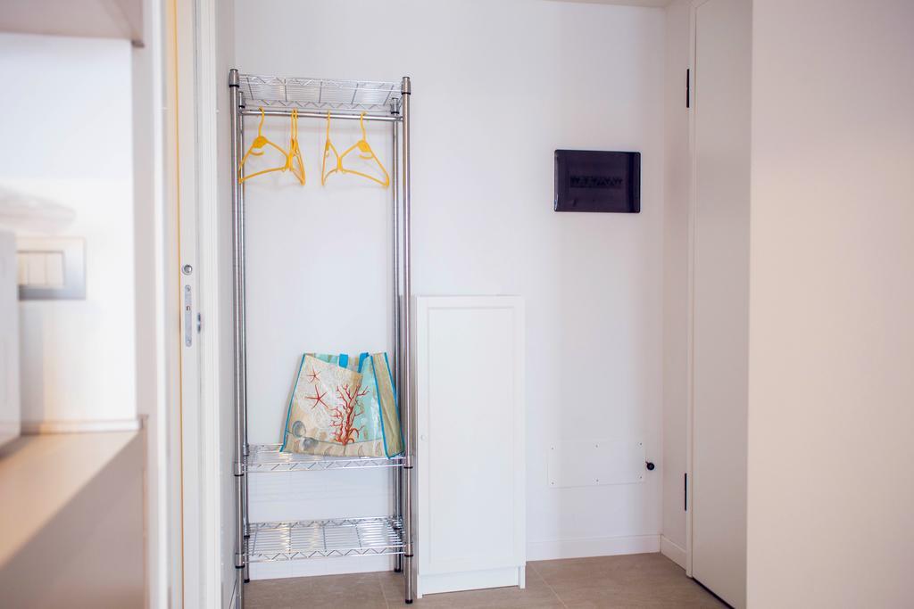 Loreto - Colorful Studio Apartment Milan Bagian luar foto