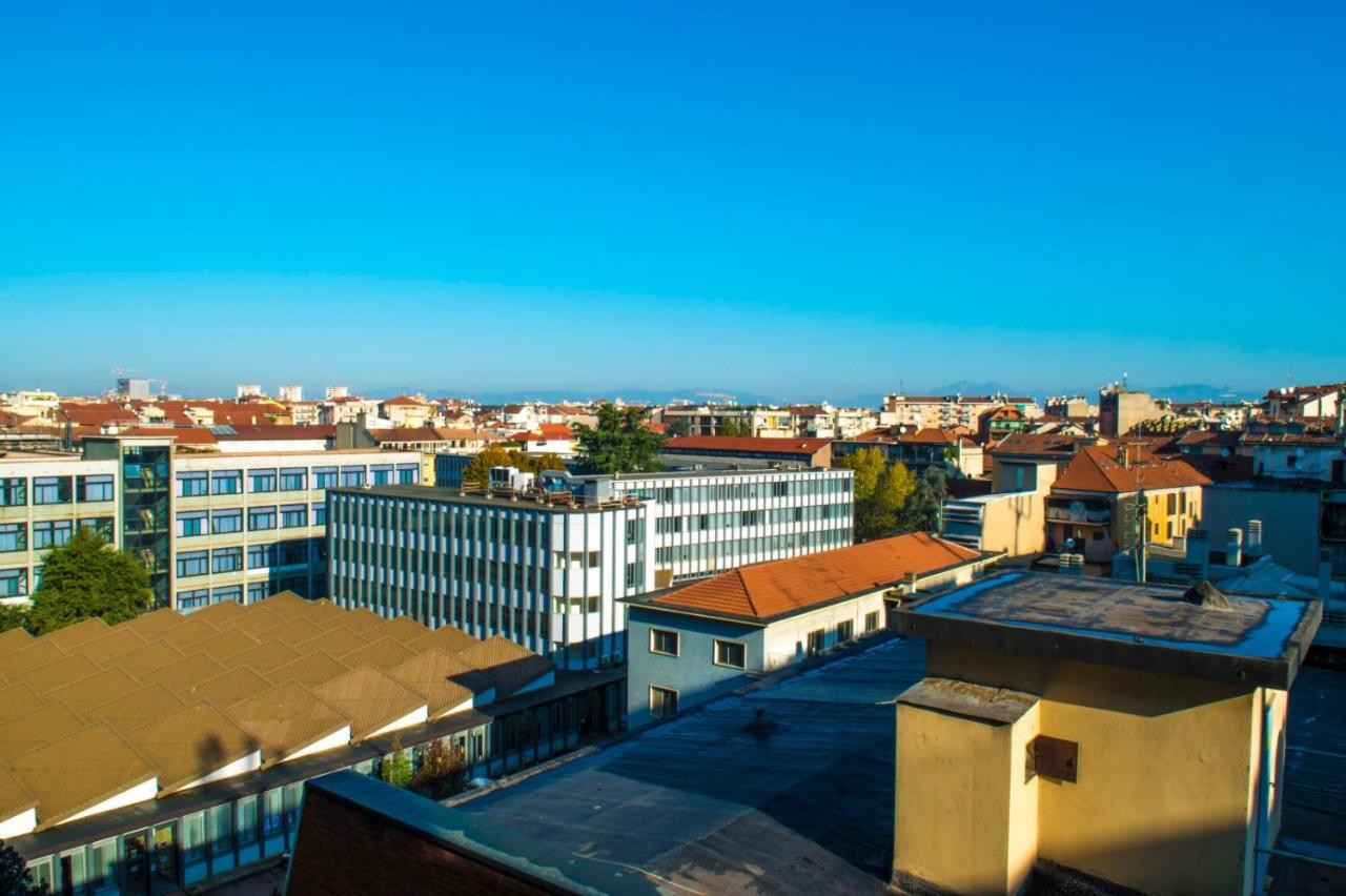 Loreto - Colorful Studio Apartment Milan Bagian luar foto